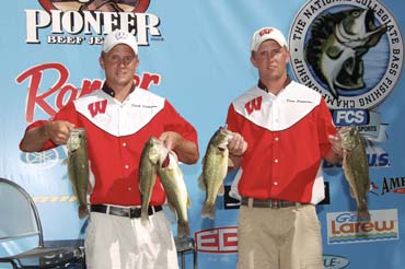 Photo of Drew and Derek Frederixon