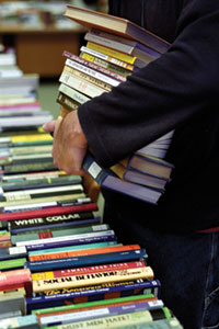 [photo] book sale.