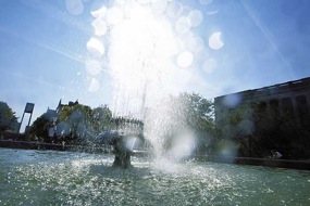 Photo: Library Mall and the sun