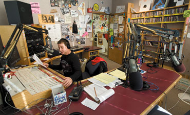 [photo] WSUM broadcast studio