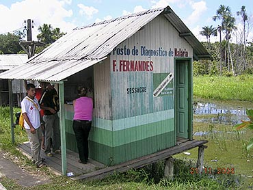Photo of a small shed in Brazil which functions as a health clinic.