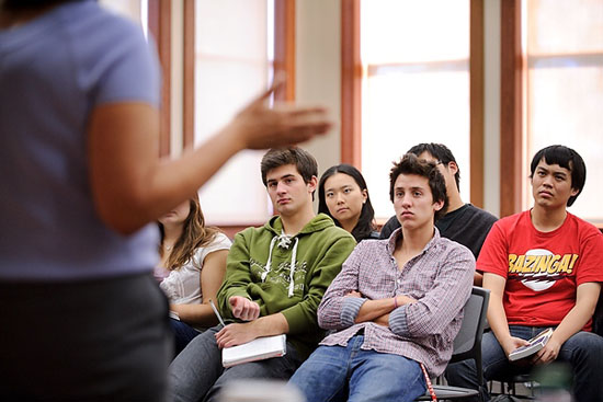Photo of a class listening to Nazario speak.