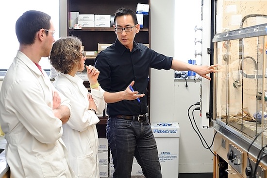 Photo: Tehshik Yoon and students in lab