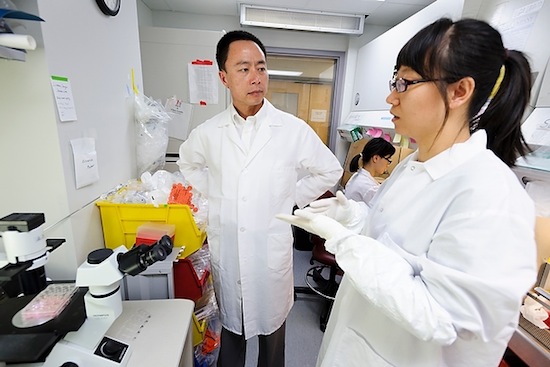 Photo: Su-Chun Zhang in his lab