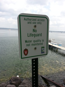 Photo: ’no lifeguard on duty’ sign