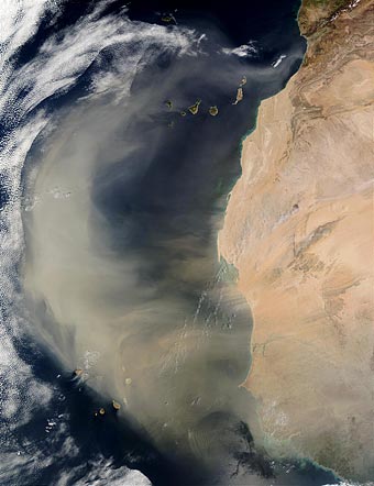 Image of a dust storm off West Africa