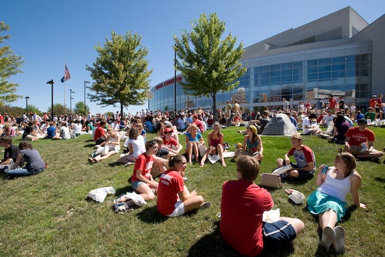 Photo of lunch on Kohl Center lawn