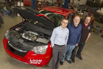 Photo: Reitz and team with 2009 Saturn